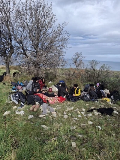 Ayvacık&rsquo;ta 39 ka&ccedil;ak g&ouml;&ccedil;men ile 1 g&ouml;&ccedil;men ka&ccedil;ak&ccedil;ısı ş&uuml;phelisi yakalandı
