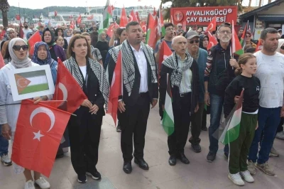 Ayvalık’ta Filistin’e destek yürüyüşü
