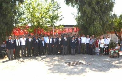 Ayvalık&rsquo;ta gazilerin Kıbrıs Barış Harekatı&rsquo;nın 52&rsquo;nci yıl d&ouml;n&uuml;m&uuml; coşkusu
