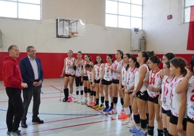 Ayvalıkg&uuml;c&uuml; Belediyesporlu filenin sultanlarından b&uuml;y&uuml;k başarı
