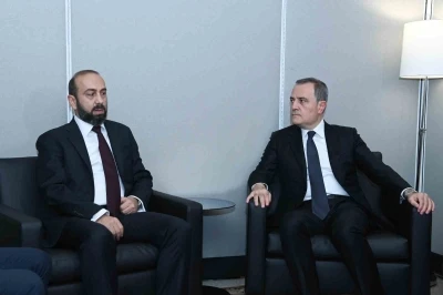 Azerbaycan Dışişleri Bakanı Bayramov, Ermeni mevkidaşı Mirzoyan ile görüştü
