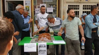 Aziz Yıldırım&rsquo;ın başkanlık zaferi Gerc&uuml;ş&rsquo;te tatlıyla kutlandı
