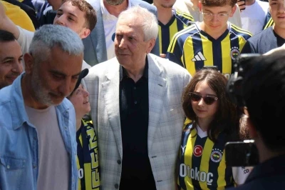 Aziz Yıldırım, Sakarya&rsquo;da Fenerbah&ccedil;eliler ile buluştu
