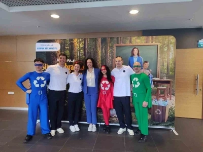 Azra Akın, Sinop&rsquo;ta miniklere &ccedil;evre bilinci anlattı
