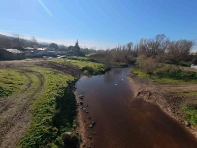 Babaeski’de Şeytan deresinin rengi kahverengiye döndü
