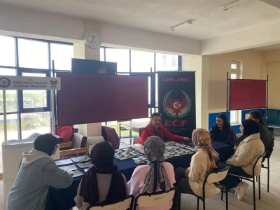 Babaeski&rsquo;de &uuml;niversite &ouml;ğrencilerine ter&ouml;rle m&uuml;cadele bilgilendirmesi
