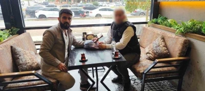 Babasından aldığı öğütle taksisinde unutulan 230 bin lirayı sahibine teslim etti
