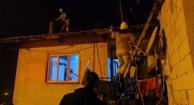 Baca yangını mahalleliyi sokağa d&ouml;kt&uuml;
