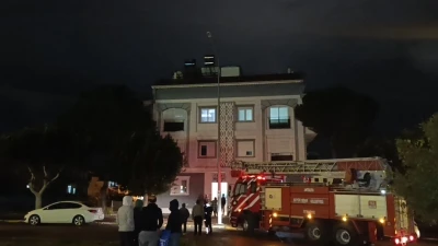 Bacadan etrafa sa&ccedil;ılan kıvılcımlar yangın tedirginliğine neden oldu
