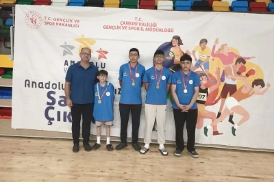 Badmintonda &ccedil;ifte zafer
