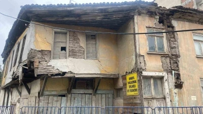 Bafra&rsquo;da &ccedil;&ouml;kme riski taşıyan yapılar i&ccedil;in belediyenin daha ciddi &ouml;nlemler alması istendi
