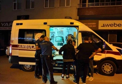 Bafra’da evinin kapısında bıçaklanan çocuk yaralandı
