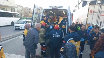 Bağcılar&rsquo;da &ccedil;ekici dehşet sa&ccedil;tı: 4 yaralı
