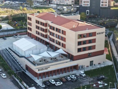 Bağcılar&rsquo;da eğitime b&uuml;y&uuml;k yatırım: Aynı anda 7 yeni okulun inşaatı devam ediyor
