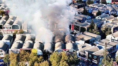 Bağcılar İSTOÇ’ta yangın: 17 işyeri hasar gördü
