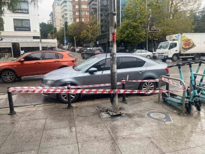 Bağdat Caddesi’nde yılbaşı ışık süslemeleri alev aldı, facianın eşiğinden dönüldü
