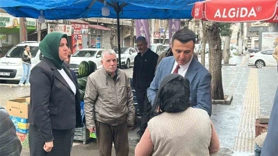 Bağlar Kaymakamı &Ouml;zdemir, esnaf ve vatandaşlarla bir araya geldi
