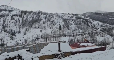 Bahar yerini kışa bıraktı: Erzincan Refahiye&rsquo;de kar yağışı etkili oldu
