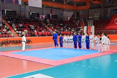 Bah&ccedil;elievler&rsquo;de 19 Mayıs coşkuyla kutlandı
