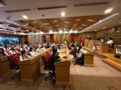 Bah&ccedil;elievler&rsquo;de 23 Nisan&rsquo;a &ouml;zel &Ccedil;ocuk Meclisi oturumu: "Atamızın izindeyiz"
