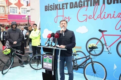 Bah&ccedil;elievler&rsquo;de pedallar sağlık ve &ccedil;evre i&ccedil;in d&ouml;nd&uuml;: 38&rsquo;inci bisiklet &ccedil;ekilişi yapıldı
