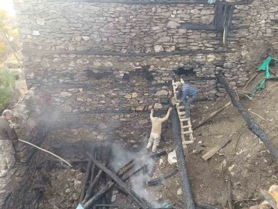 Bahçesaray’da odunluk yangını korkuttu
