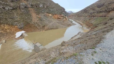 Bah&ccedil;esaray&rsquo;da su taşkını tehlikesi
