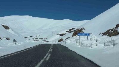 Bah&ccedil;esaray yolundaki &ccedil;alışmalara &ccedil;ığ riski nedeniyle ara verildi
