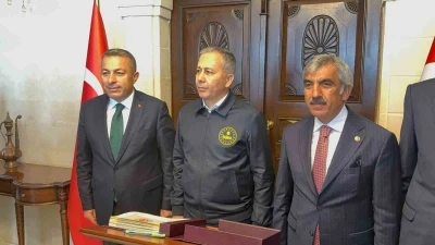 Bakan Ali Yerlikaya, Kilis Valisi Tahir Şahin ile bir araya geldi
