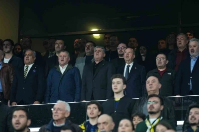 Bakan Bak, Fenerbah&ccedil;e - Beşiktaş derbisini takip etti
