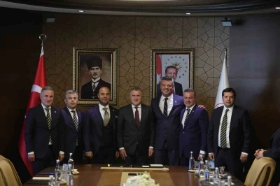 Bakan Bak, Fenerbahçe yönetimini kabul etti
