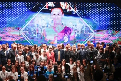 Bakan Bak: &quot;Bugün Şırnak’ta roket sesleri yerine raket sesleri var&quot;
