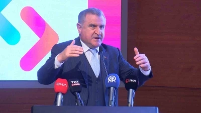 Bakan Bak: "Cumhurbaşkanımız dijitalleşme konusunda &ouml;n&uuml;m&uuml;z&uuml; a&ccedil;ıyor"
