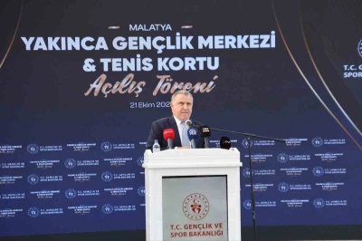 Bakan Bak: &quot;Gençler için yatırımlarımıza devam edeceğiz&quot;
