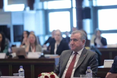 Bakan Bak: &quot;Gençleri bugünün ortağı ve karar süreçlerinin doğal paydaşı olarak görüyoruz&quot;
