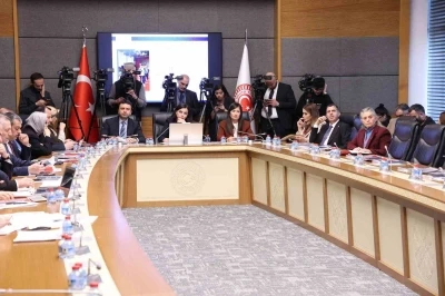 Bakan Bak: "Su&ccedil;a s&uuml;r&uuml;klenen her &ccedil;ocuk, toplumsal hayata kazandırılması gereken bir bireydir"
