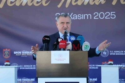 Bakan Bak: &quot;Türkiye, spor devrimi yaşıyor&quot;
