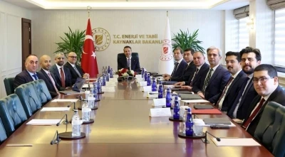 Bakan Bayraktar, Masdar CEO’su Ramahi’yi kabul etti
