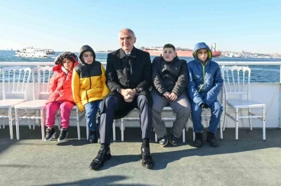 Bakan Ersoy, k&ouml;yde başlayan hikayeyi boğaza taşıdı
