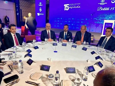 Bakan Ersoy: &quot;Dünyanın dört bir yanına yayılmış 7 milyon Türk diasporası var&quot;
