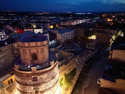 Bakan Ersoy: "Edirne&rsquo;nin simge yapılarından Makedonya Eski Saat Kulesi&rsquo;ni yeniden ayağa kaldırdık"
