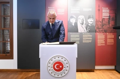 Bakan Ersoy: &quot;Gerçekleştirdiğimiz çalışmalar, Atatürk’ün aziz hatırasına duyduğumuz saygının bir nişanesidir&quot;
