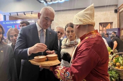 Bakan Ersoy: "Turistler artık gastronomi i&ccedil;in rota belirliyor"
