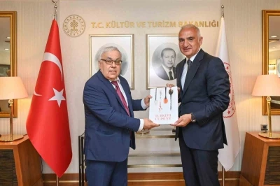 Bakan Ersoy, Rusya&rsquo;nın yeni b&uuml;y&uuml;kel&ccedil;isini ağırladı
