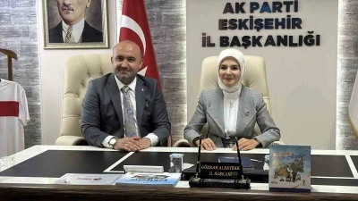 Bakan G&ouml;ktaş, AK Parti Eskişehir İl Başkanlığı&rsquo;nı ziyaret etti
