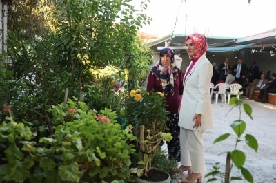 Bakan Göktaş, Kıbrıs Gazisi ve eşinin evine misafir oldu
