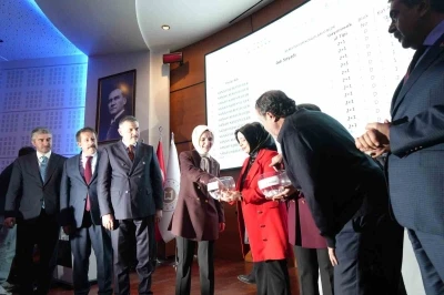 Bakan G&ouml;ktaş: "Hizmetlerimizi hanelere daha hızlı ve daha etkili ulaştırmak i&ccedil;in sahadaki g&uuml;c&uuml;m&uuml;z&uuml; her ge&ccedil;en g&uuml;n artırıyoruz"
