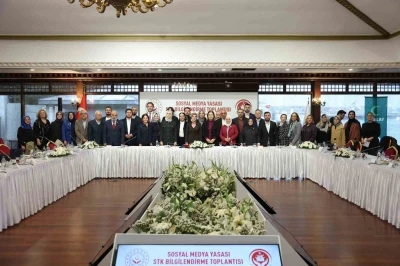 Bakan Göktaş, sosyal medya düzenlemesi için STK temsilcileriyle bir araya geldi

