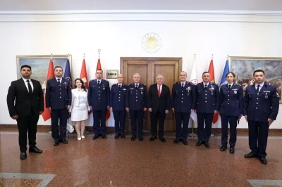 Bakan G&uuml;ler, Hava Kuvvetleri Komutanlığı personelini kabul etti
