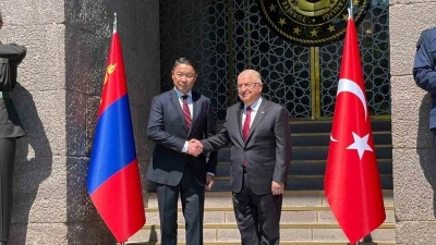 Bakan G&uuml;ler, Moğolistan Savunma Bakanı Damba ile bir araya geldi
